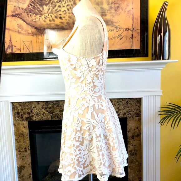 JARLO London Shawe Lace Sleeveless Boho V-Cut Back Cottagecore Dress Sz 12 NWT - Picture 7 of 9